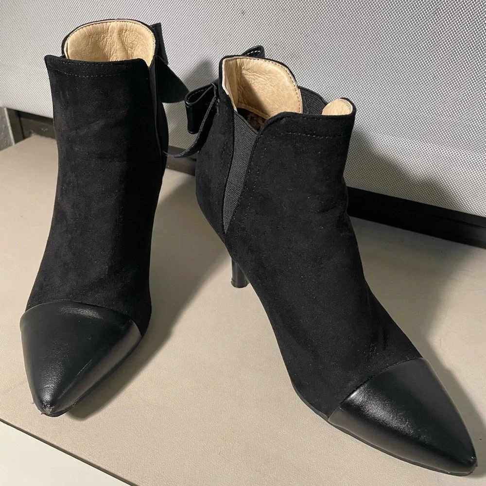 Jingpin Elegant Black Ankle Boots with‎ Bows, Size 5.5.